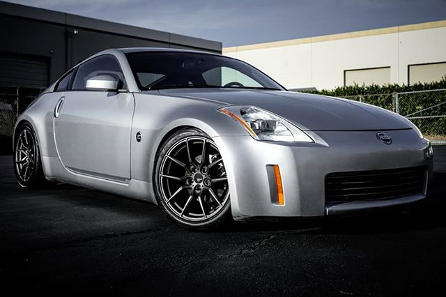 Option Lab R716 on an 03 Nissan 350z. Non aggressive square set-up (18X9.5 +22). Lowered on coilovers and no Fender rolling